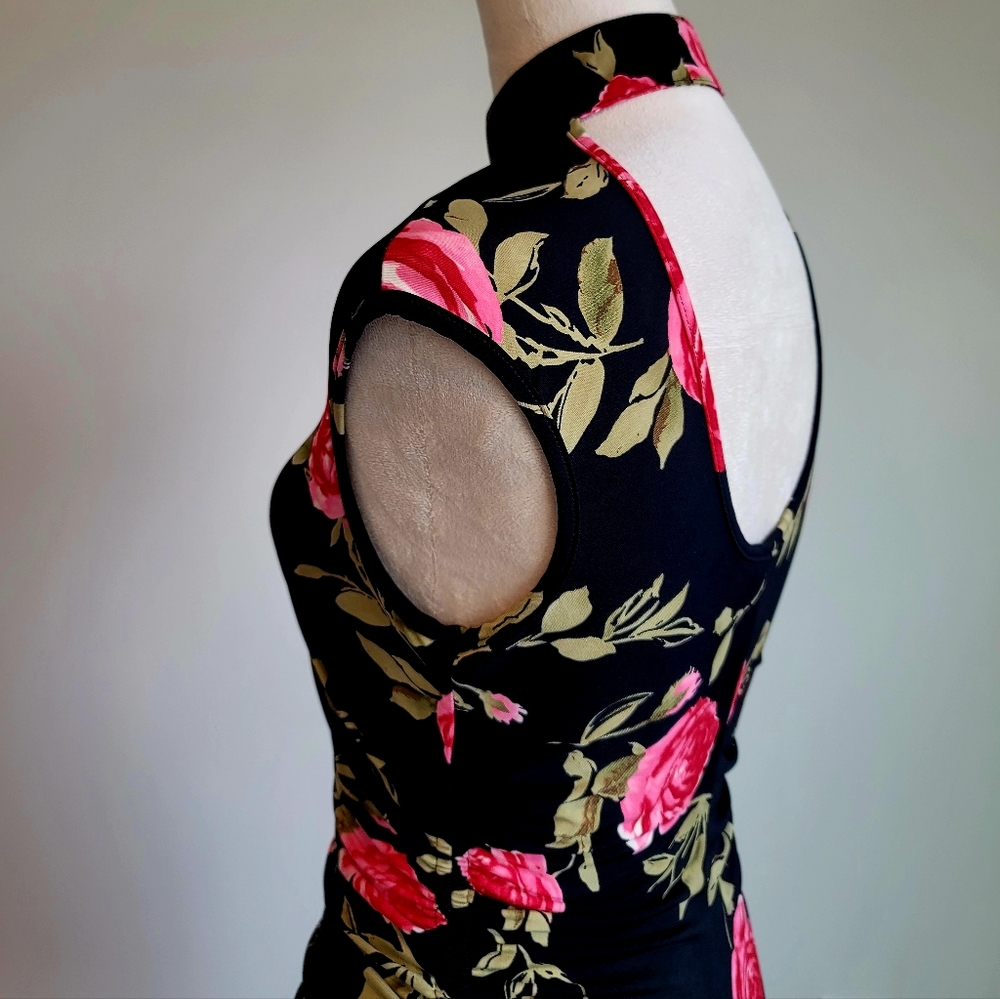 NWOT Guess Collection Mid-Length Dress Black W/Roses Print Asymmetrical Front M - Picture 6 of 8